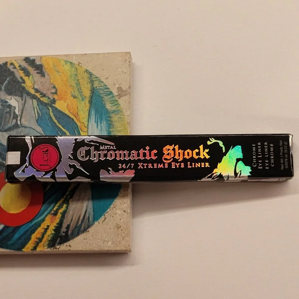 J.Cat Beauty Chromatic Shock 24/7 Xtreme Eye Liner - Born to Radiate